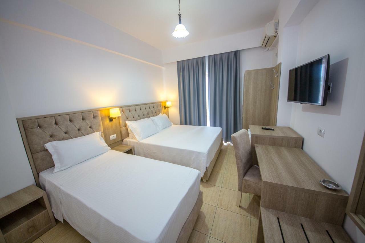 Hotel Alina Саранда Экстерьер фото