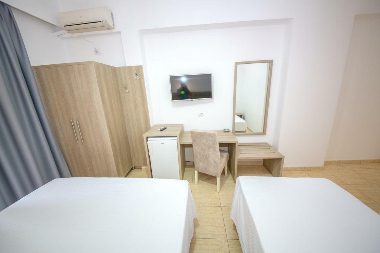 Hotel Alina Саранда Экстерьер фото